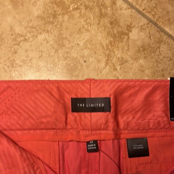 Coral Walking shorts  - Picture 3 of 4
